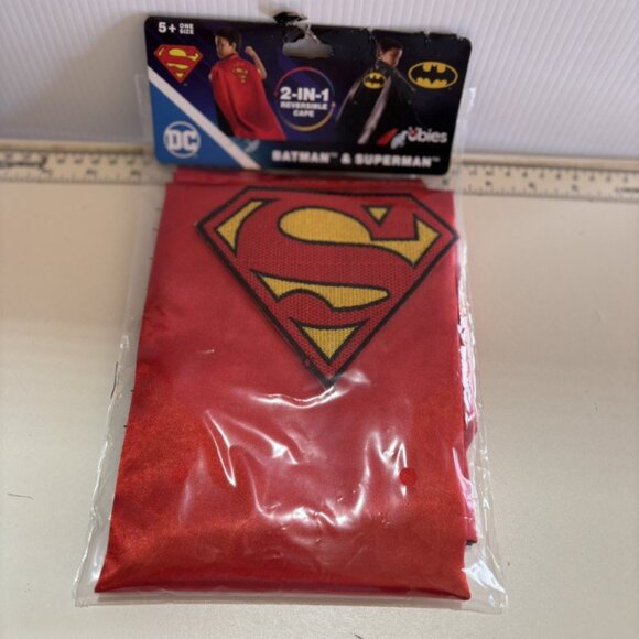 Superman & Batman 2 in 1 Reversible Cape Dress Up Halloween Costume Accessory 5+ - Picture 2 of 3